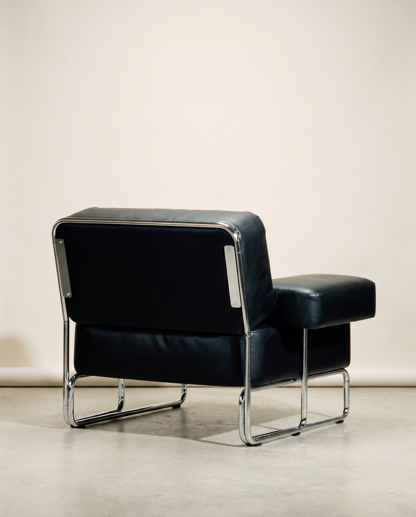 noranora.003 sofa lounge chair with arms
